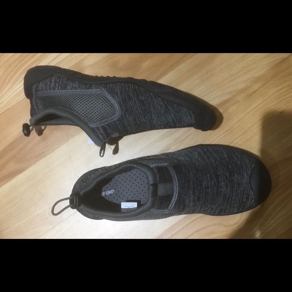 LANDS END Men’s slip on water shoes size 9D
